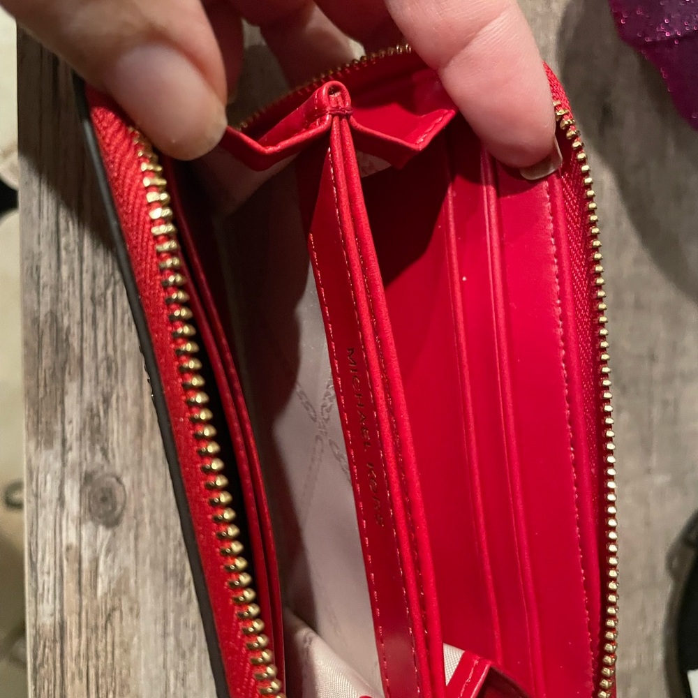 Michael Kors ❤️ - Picture 2 of 3